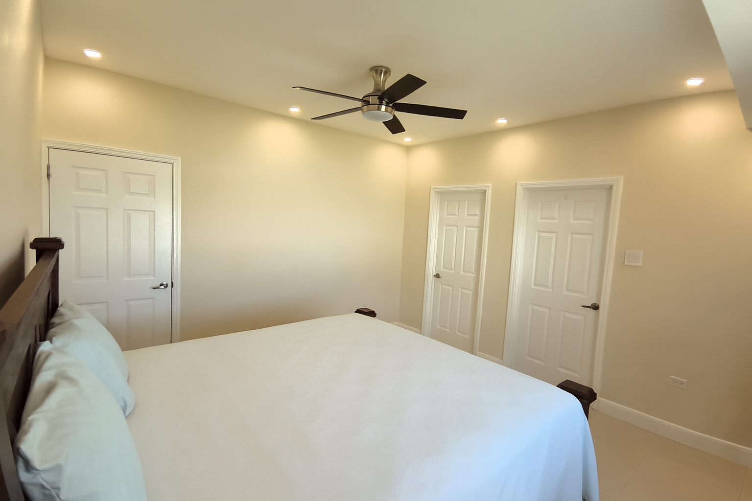 Kitchen with premium appliances